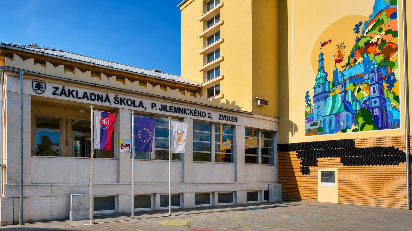 Budova III. ZŠ na P. Jilemnického vo Zvolene, v ktorej Jazyková škola Progres učí